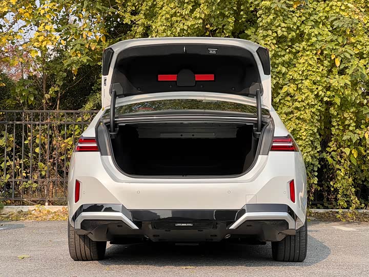 BMW i5 2025 2025款 eDrive 40L M运动套装