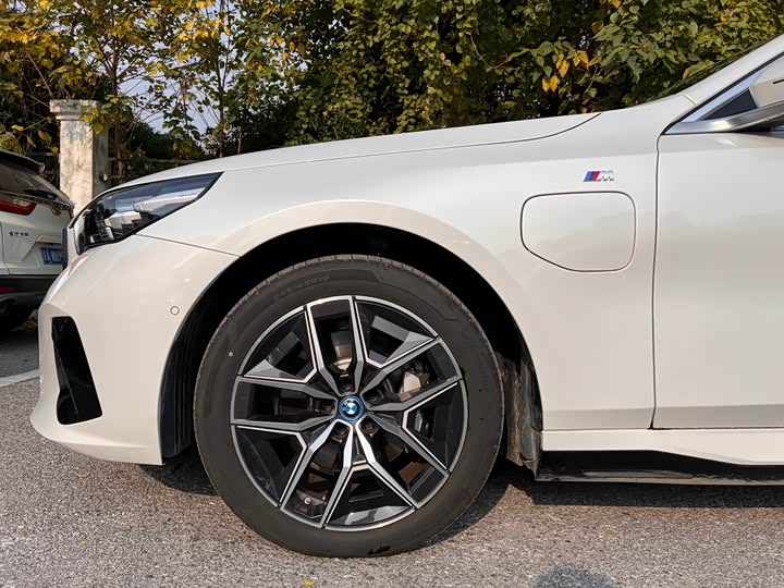 BMW i5 2025 2025款 eDrive 40L M运动套装