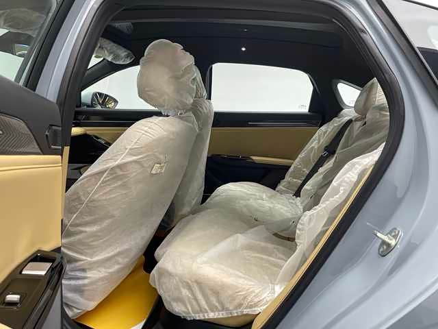 Geely Galaxy L6 2023 2023款 125km 星舰