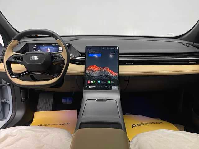 Geely Galaxy L6 2023 2023款 125km 星舰