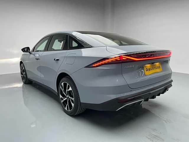 Geely Galaxy L6 2023 2023款 125km 星舰