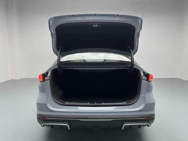 Geely Galaxy L6 2023 2023款 125km 星舰