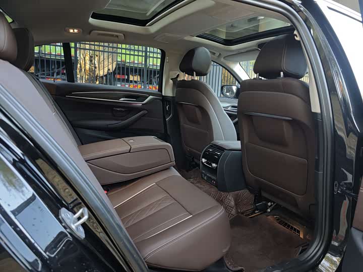 BMW 5 Series Hybrid 2022 2022款 535Le M运动套装