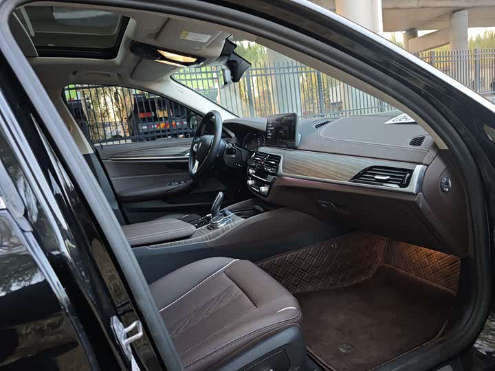 BMW 5 Series Hybrid 2022 2022款 535Le M运动套装