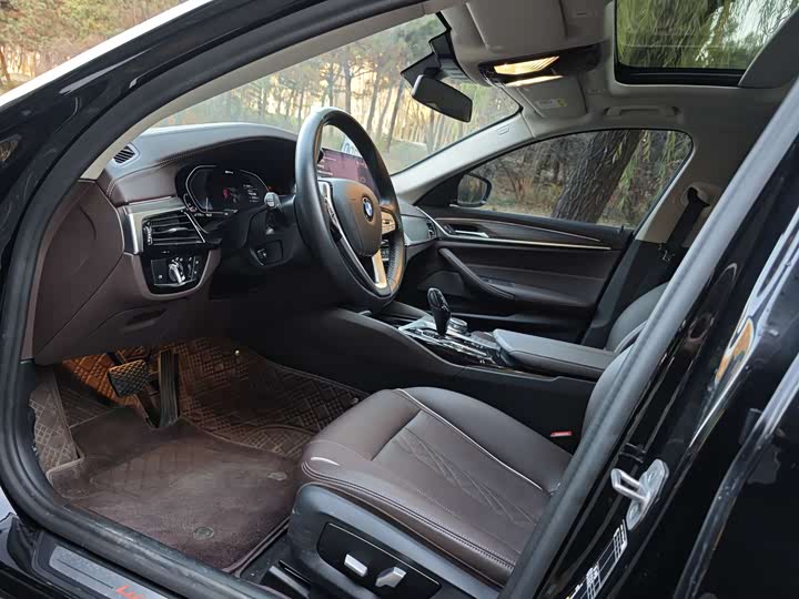 BMW 5 Series Hybrid 2022 2022款 535Le M运动套装