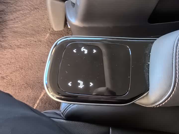 GAC Trumpchi M8 2024 2024款 大师系列 400T 至尊版