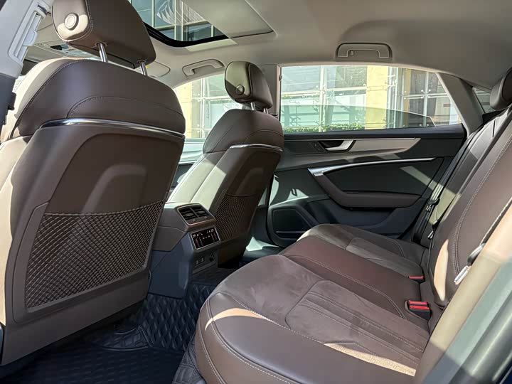 Audi A7L 2024 2024款 45TFSI S-line 筑梦型 流晶套装