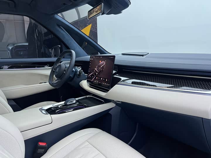 Zeekr 009 2024 2024款 七座过道版四驱 108kWh