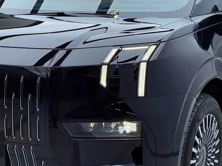 Zeekr 009 2024 2024款 七座过道版四驱 108kWh