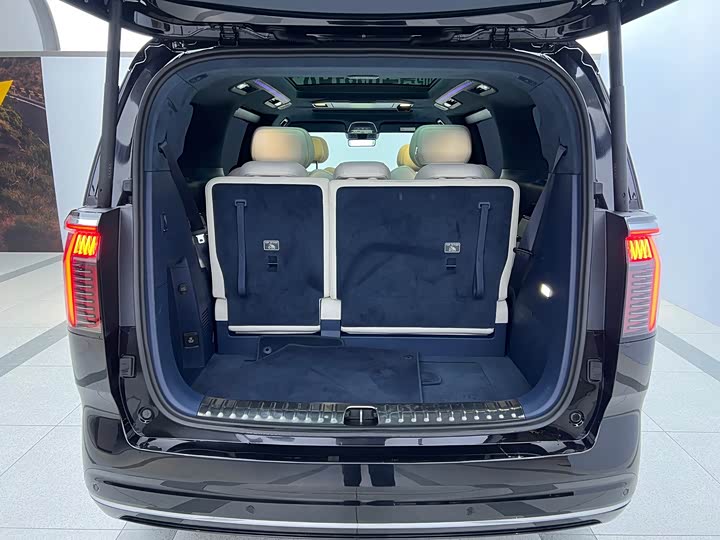 Zeekr 009 2024 2024款 七座过道版四驱 108kWh