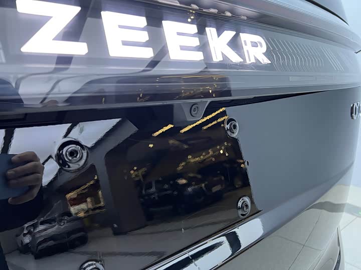 Zeekr 009 2024 2024款 七座过道版四驱 108kWh