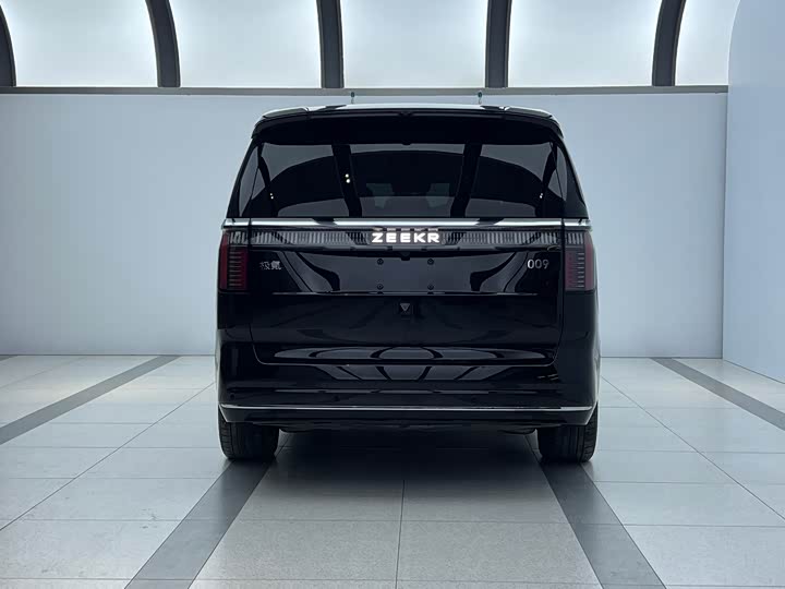 Zeekr 009 2024 2024款 七座过道版四驱 108kWh