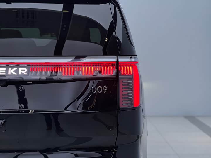 Zeekr 009 2024 2024款 七座过道版四驱 108kWh