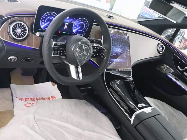 Mercedes-Benz EQE 2025 2025款 500 4MATIC 先锋版