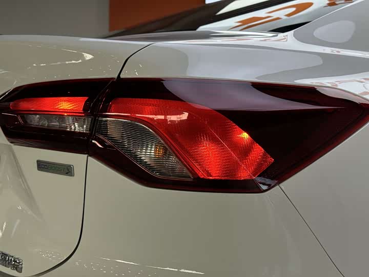 Ford Focus 2022 2022款 三厢 EcoBoost 180 自动竞速版