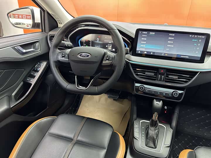 Ford Focus 2022 2022款 三厢 EcoBoost 180 自动竞速版