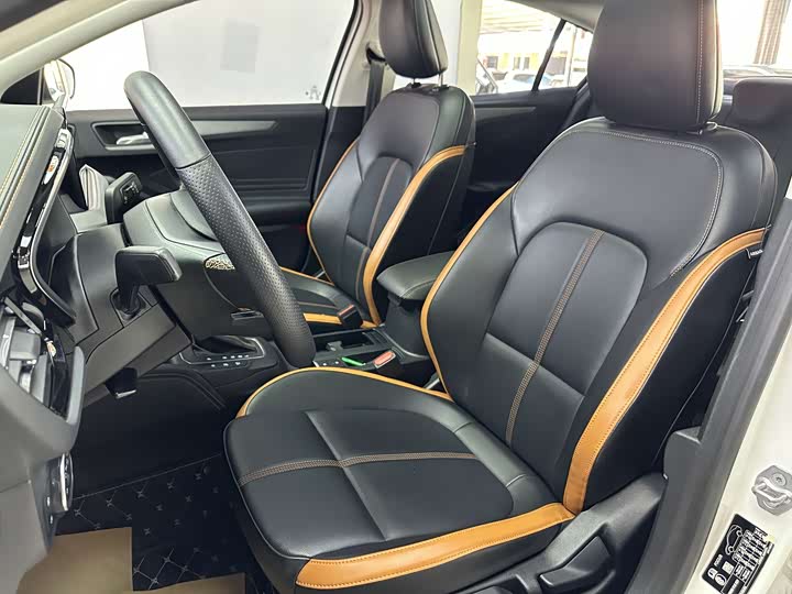 Ford Focus 2022 2022款 三厢 EcoBoost 180 自动竞速版