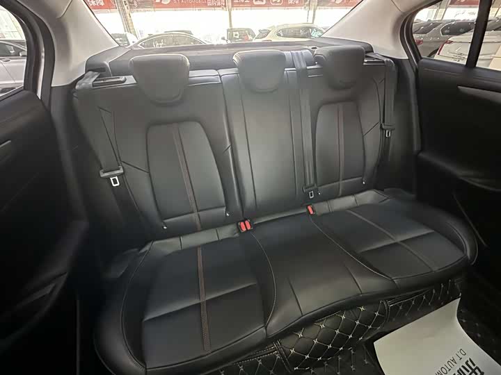 Ford Focus 2022 2022款 三厢 EcoBoost 180 自动竞速版