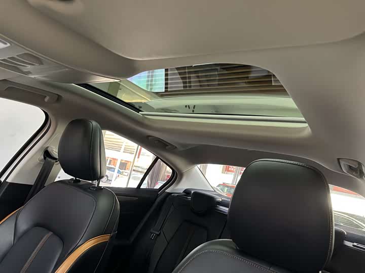 Ford Focus 2022 2022款 三厢 EcoBoost 180 自动竞速版