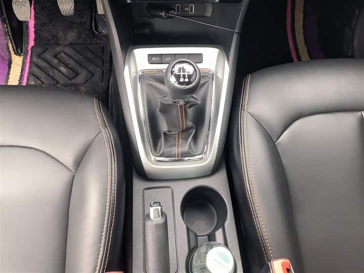 Roewe RX3 2021 2021款 PRO 1.6L 手动旗舰型