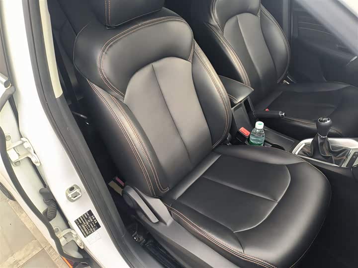 Roewe RX3 2021 2021款 PRO 1.6L 手动旗舰型