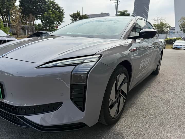 Hongqi EH7 2025 2025款 640 四驱 智选版