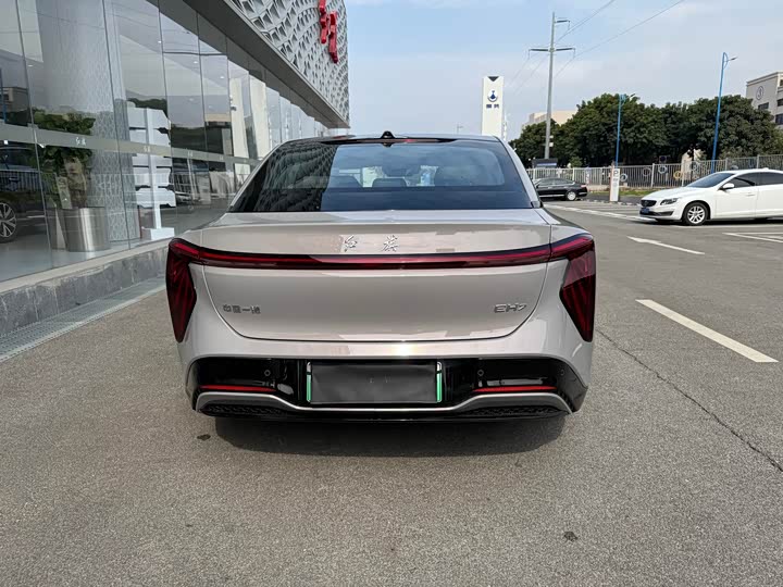 Hongqi EH7 2025 2025款 640 四驱 智选版