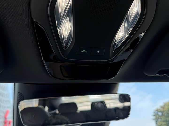 Hongqi EH7 2025 2025款 640 四驱 智选版