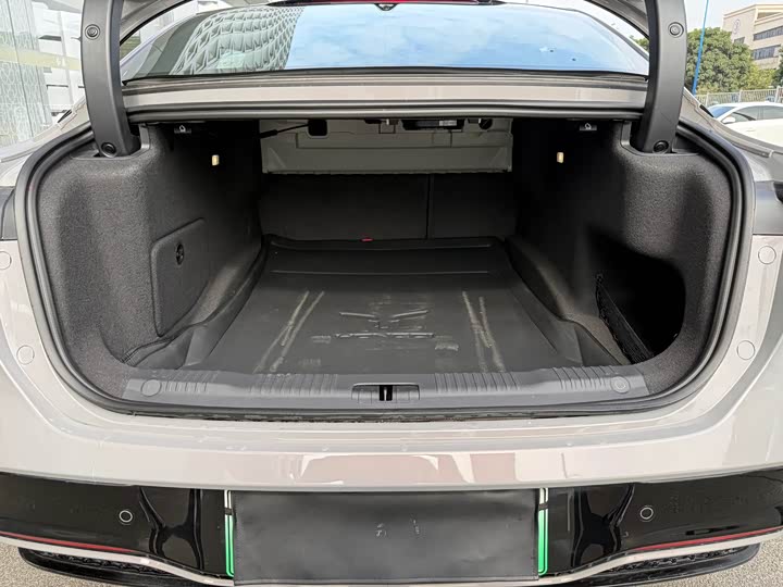 Hongqi EH7 2025 2025款 640 四驱 智选版