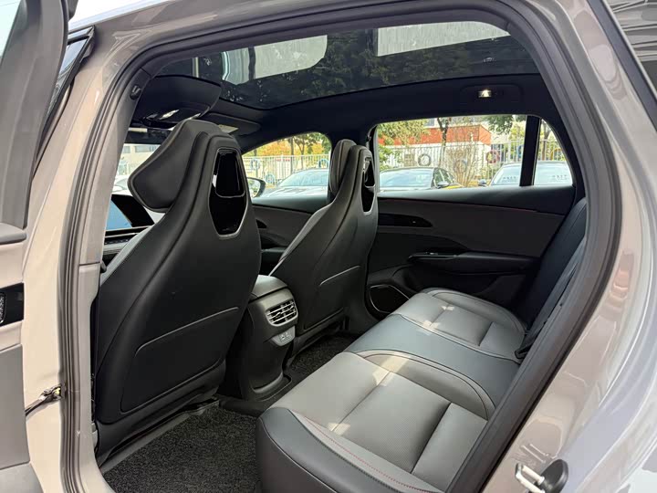 Hongqi EH7 2025 2025款 640 四驱 智选版