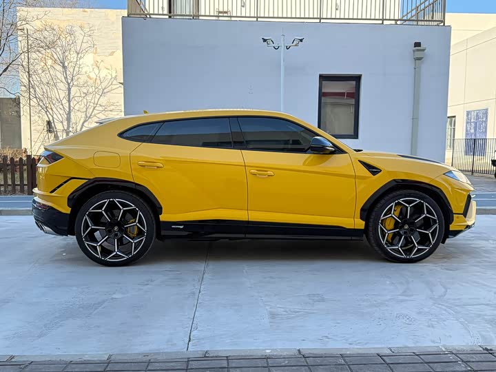 2023 Lamborghini Urus