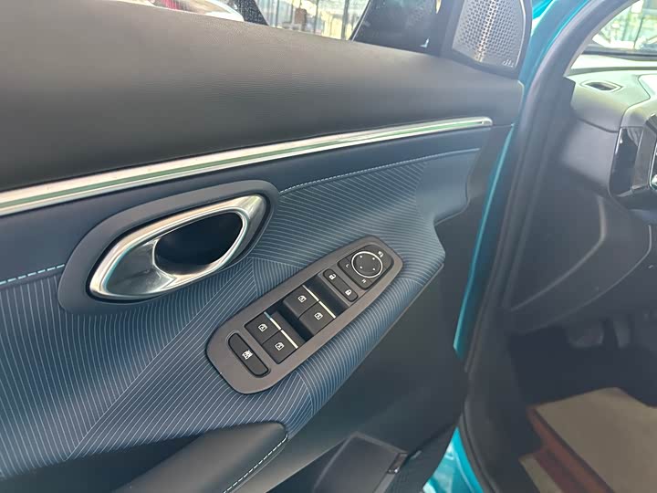 GAC Trumpchi GS3 2023 2023款 影速 270T 劲智版