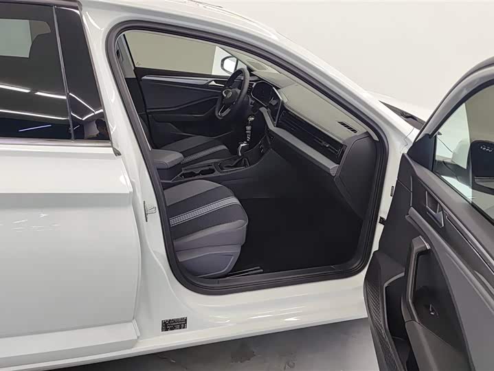 Volkswagen Sagitar L 2025 2025款 200TSI DSG飞越版