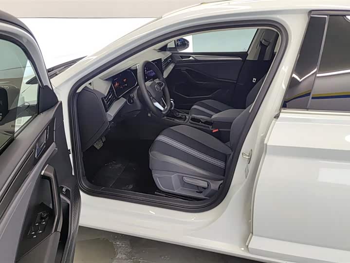 Volkswagen Sagitar L 2025 2025款 200TSI DSG飞越版