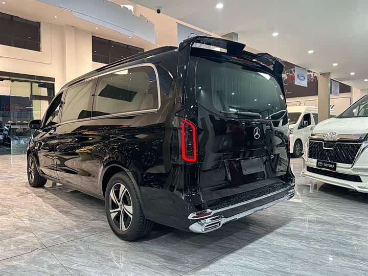Mercedes-Benz Vito 2024 2024款 2.0T 精英版 7座