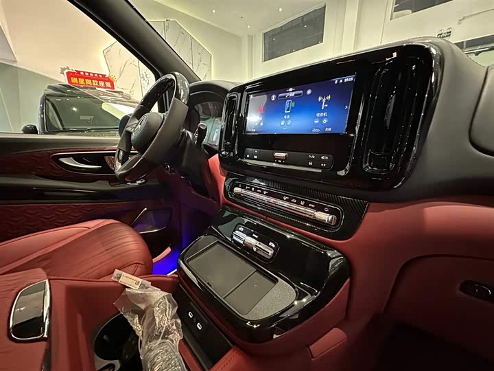 Mercedes-Benz Vito 2024 2024款 2.0T 精英版 7座