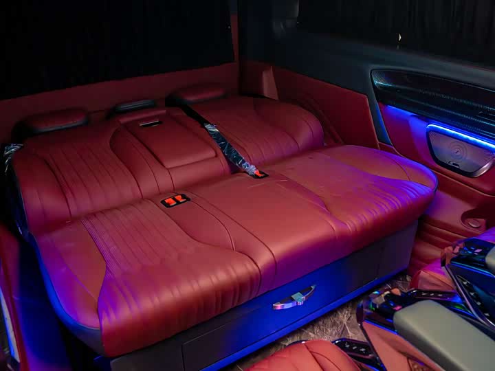 Mercedes-Benz Vito 2024 2024款 2.0T 商务版 7座