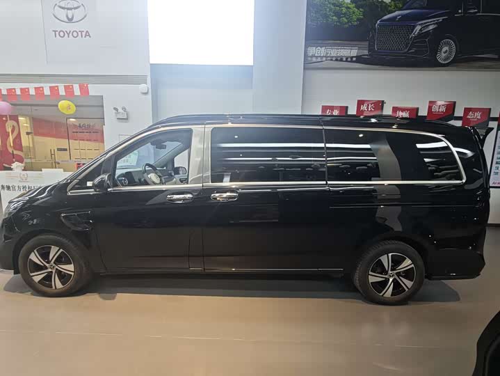 Mercedes-Benz Vito 2024 2024款 2.0T 商务版 7座