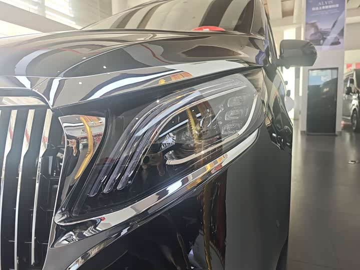 Mercedes-Benz Vito 2024 2024款 2.0T 商务版 7座