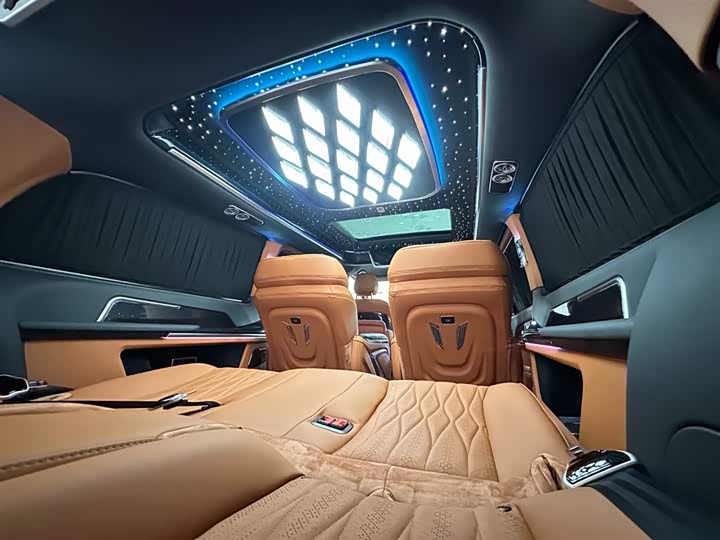 Mercedes-Benz V-Class 2024 2024款 V 300 L 长轴距豪华版