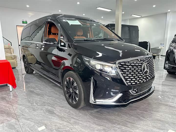Mercedes-Benz V-Class 2024 2024款 V 300 L 长轴距豪华版