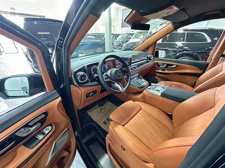 Mercedes-Benz V-Class 2024 2024款 V 300 L 长轴距豪华版