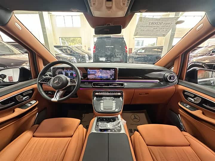 Mercedes-Benz V-Class 2024 2024款 V 300 L 长轴距豪华版