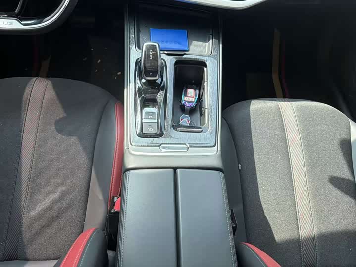 Dongfeng Aeolus Yixuan Max 2022 2022款 1.5T 超帅潮爸版