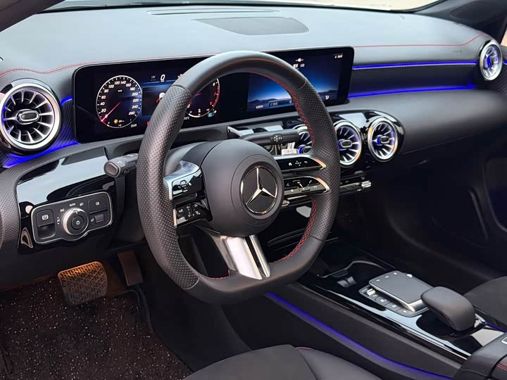 Mercedes-Benz A-Class 2024 2024款 A 200 L 时尚型