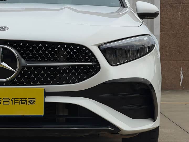 Mercedes-Benz A-Class 2024 2024款 A 200 L 时尚型
