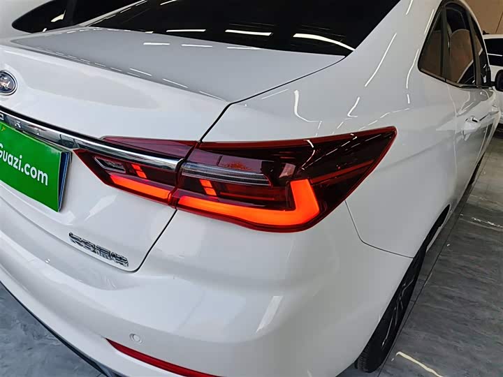 Ford Escort 2021 2021款 1.5L 自动钻石版