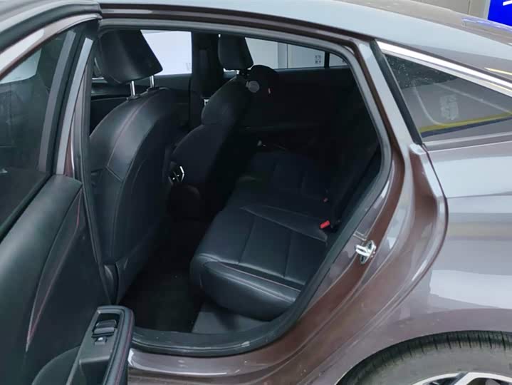 MG Motor 5 2025 2025款 300TGI 全球旗舰版