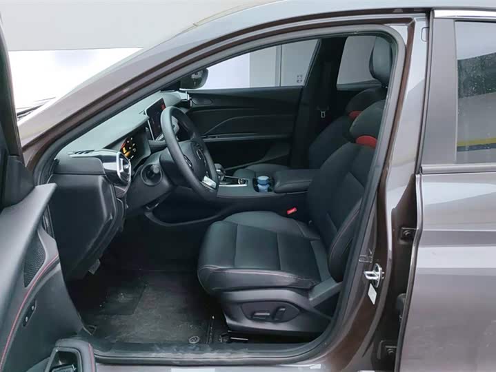 MG Motor 5 2025 2025款 300TGI 全球旗舰版