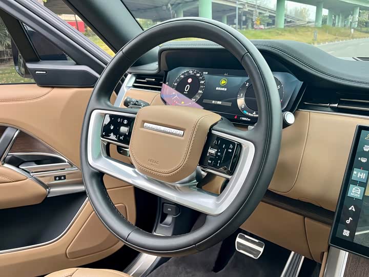 Land Rover Range Rover 2025 2025款 3.0 L6 400PS 盛世加长版